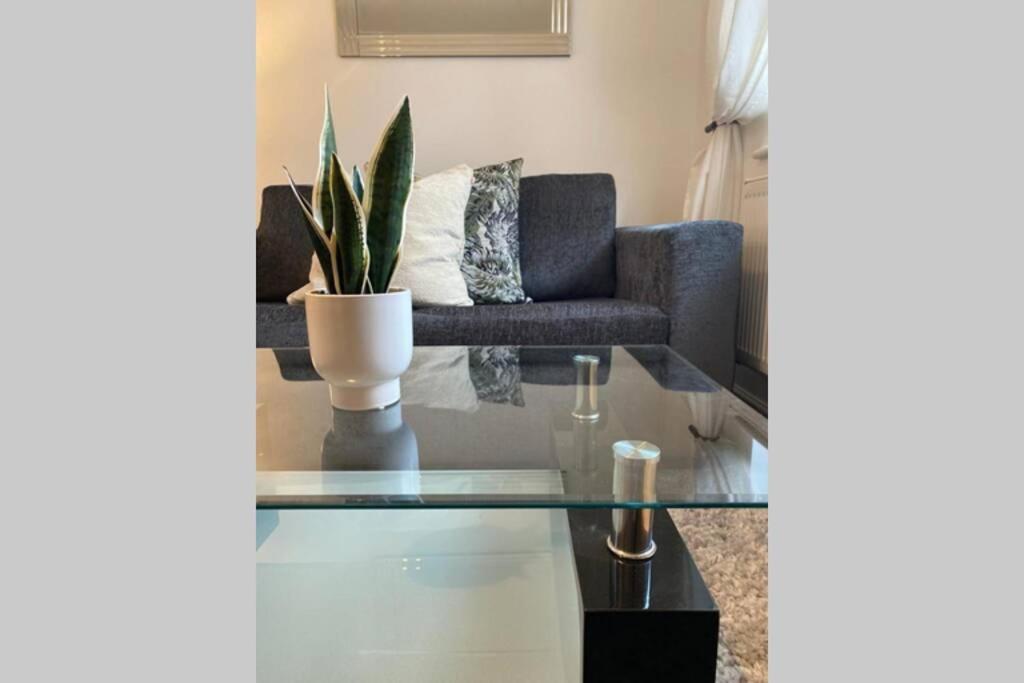 Alicia Newport By Mia Living 2 Bedroom Apartment With Dedicated Parking Dış mekan fotoğraf